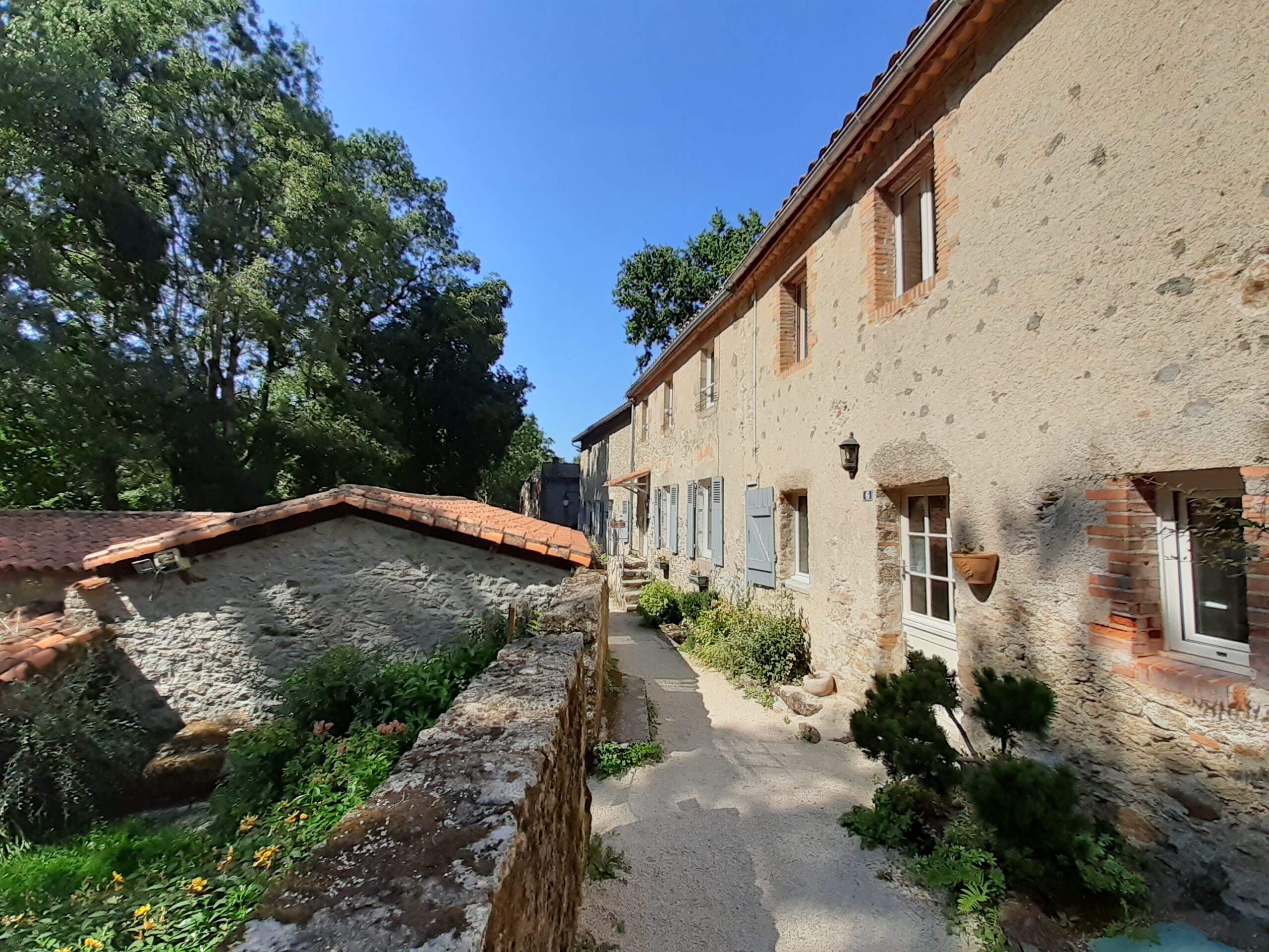 village de gites du moulin neuf getigne pays de la loire