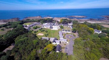 domaine de port aux rocs pays de la loire vue du ciel mer ocean